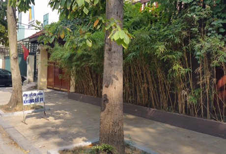 Ha Noi: Nguoi dan hieu ky, boi bien bao la! - Anh 2