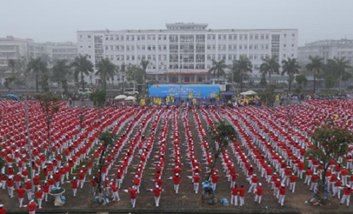 hon-5000-nguoi-cao-tuoi-dong-dien-the-duc-xac-lap-ky-luc-viet-nam
