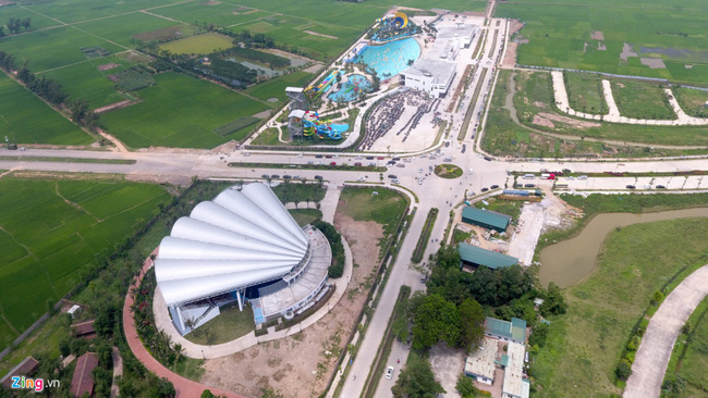 Biển nhân tạo lớn nhất Việt Nam gây thất vọng ngày nghỉ lễ - Ảnh 2.