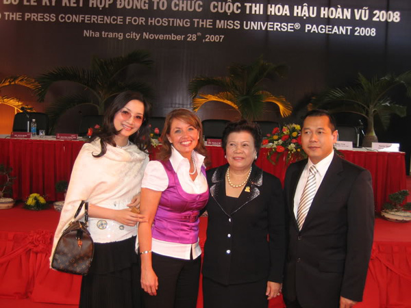 Bà Tư Hường: Từ bàn tay trắng gây dựng cơ đồ - Ảnh 1.