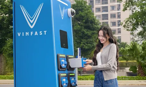 Chủ xe VinFast kể chuyện “một người đi xe điện, cả nhà bỏ xe xăng”