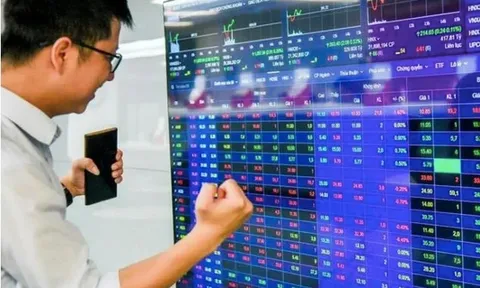 VN-Index tăng hơn 7 điểm, VIC tiếp tục nâng đỡ thị trường