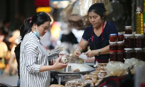 Đề xuất năm 2026 không xử phạt bằng tiền với hộ kinh doanh chuyển sang kê khai