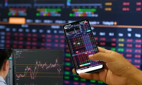 VN-Index giằng co quanh 1.810 điểm, dòng tiền phân hóa mạnh