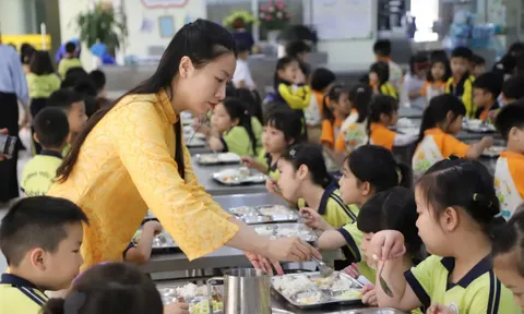 Dự kiến miễn thuế đối với doanh nghiệp cung cấp suất ăn cho trường học, bệnh viện