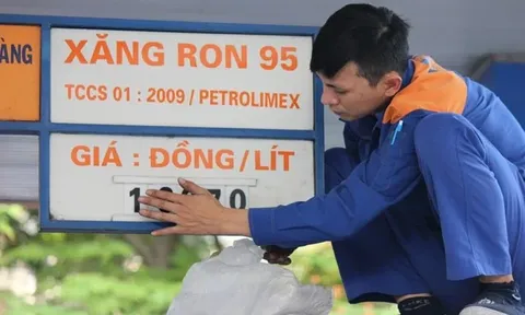 Giá xăng tăng hơn 1.100 đồng/lít