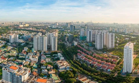 Nhà đất TP.HCM giảm giá cả tỷ đồng vẫn khó bán, thanh khoản xuống thấp