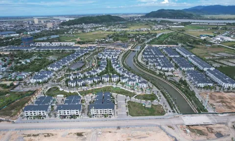 Thị trường bất động sản vào mùa đi săn 'hàng ngộp'