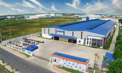 Nhà sản xuất đồ chơi gỗ duy nhất trên sàn ‘bước chân’ vào bất động sản