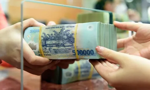 Nhiều ngân hàng tăng lãi suất tiết kiệm lên 9%, cuộc đua huy động vốn nóng lên