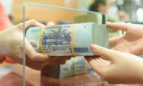 Lãi suất huy động tăng 11 tháng liên tục, lãi vay lên gần 11%/năm