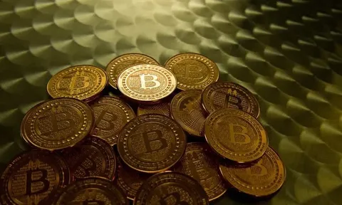 Giá Bitcoin hôm nay 29/10: Cá voi đồng loạt mở vị thế bán khống
