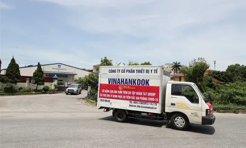 T&T Group 'tiếp sức' 500.000 bộ bơm tiêm vắc-xin COVID-19 cho TP.HCM