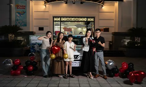 Chủ xe VinFast VF 7: “Ai trải nghiệm rồi cũng thích”