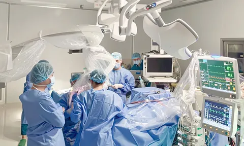 Kỹ thuật đặc biệt giúp người đàn ông tìm lại nụ cười sau hơn một năm bị co giật nửa mặt