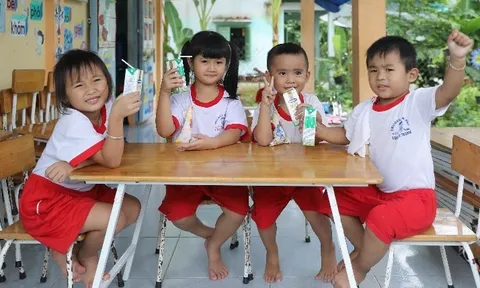 Niềm vui của thầy và trò tỉnh Vĩnh Long với Ngày hội Sữa học đường