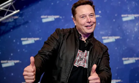 'Iron Man' Elon Musk chính thức soán ngôi giàu nhất thế giới của Jeff Bezos