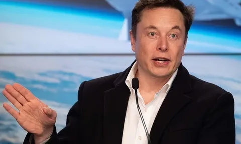 Elon Musk từng phải thi lại vì điểm số quá cao