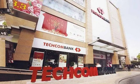 Techcombank: Các nguồn thu ngoài lãi giảm, nhóm nợ 3 và nhóm 4 đang tăng nhanh