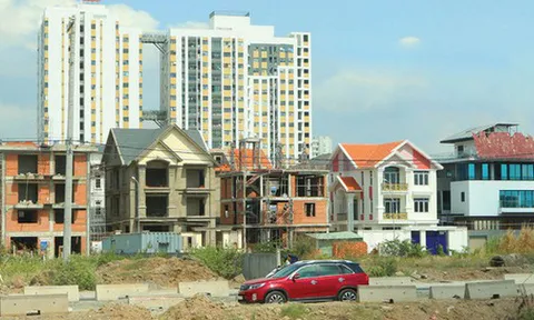 Chủ tịch Tp.HCM chỉ đạo tháo gỡ khó khăn cho 61 dự án BĐS