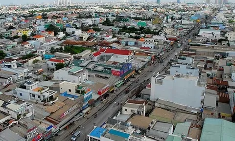 Chủ tịch TP HCM lo nhà đất bị thổi giá sau thông tin 'nâng cấp' 5 huyện lên quận