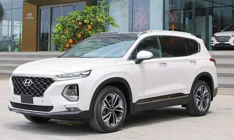 Hyundai Santa Fe đại hạ giá, giảm sốc 110 triệu đồng