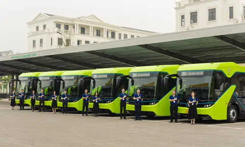 VinBus chính thức khai trương và đưa vào vận hành tuyến xe buýt điện thông minh