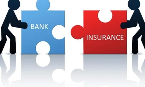 Ngân hàng bỏ túi tiền tỷ nhờ hợp tác Bancassurance: Khách hàng bị 'săn' ráo riết!
