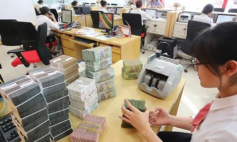 Tín dụng chảy vào bất động sản, chứng khoán đang như thế nào?