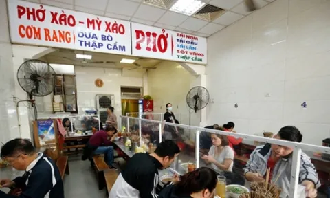 Hà Nội đề xuất mở cửa trở lại một số dịch vụ thiết yếu từ 22/6