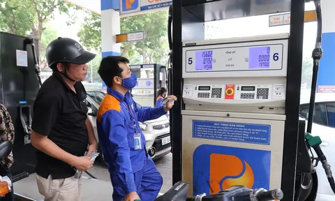 Ngày mai, giá xăng dầu có thể tăng cao kỷ lục