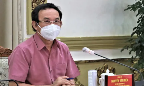 TP.HCM hiện không thể không mở cửa