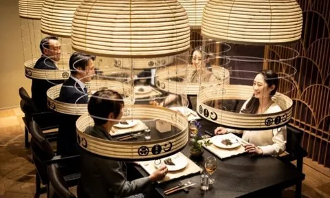 Chi hơn 4 triệu để ăn trong đèn lồng - bữa tối thời Covid-19