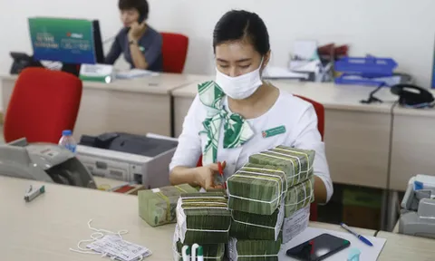 Vì sao không thể tiếp tục hạ lãi suất huy động?