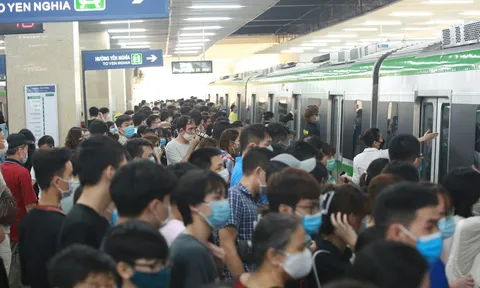 Tàu Cát Linh - Hà Đông 'đắt khách' bất ngờ, đón hơn 54.000 người trong ngày Chủ nhật