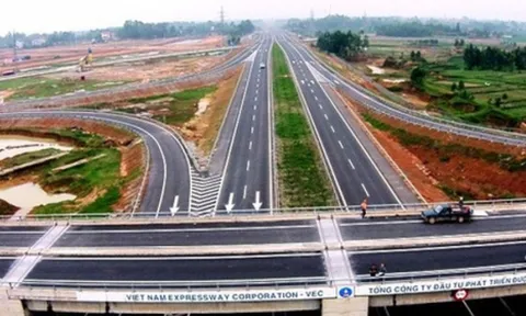 Dự án đường bộ cao tốc Bắc - Nam phía Đông phải hoàn thành vào 2025