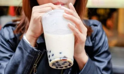 Ngày nào cũng uống trà sữa, nữ sinh Trung Quốc bất ngờ ngất xỉu phải nhập viện