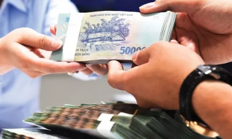 Lãi suất tiết kiệm sụt giảm, kỳ hạn trên 12 tháng chỉ 5,8%/năm