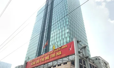Hà Nội: Hàng loạt dự án trên đất vàng 'ngủ quên' sau tấm áo tôn xanh