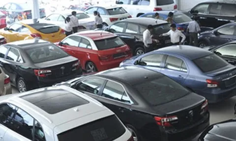 Hàng loạt ô tô ngoại giá 'mềm' đổ về Việt Nam
