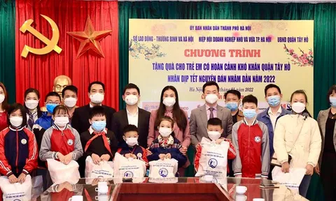 T&T Group trao quà cho trẻ em khó khăn tại Hà Nội