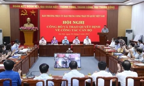 Công bố quyết định về công tác cán bộ tại Tạp chí Mặt trận