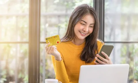 HDBank và Petrolimex phát hành siêu thẻ đồng thương hiệu 4 trong 1