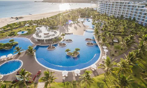 Bắt trend Staycation giữa thời giãn cách: Gia đình Việt săn kỳ nghỉ 5 sao tại resort gần nhà.