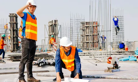 "Sóng" bất động sản cuối năm: Nhóm ngành nào hưởng lợi?