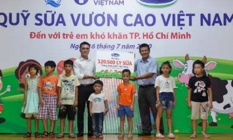 Quỹ sữa vươn cao Việt Nam và Vinamilk tiếp tục hành trình kết nối yêu thương tại TP.HCM