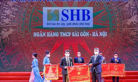 SHB tiếp tục được vinh danh Top 10 doanh nghiệp vốn hóa lớn có báo cáo thường niên tốt nhất