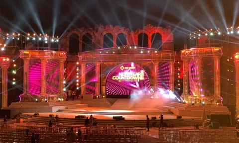 Trực tiếp: Hàng nghìn người bùng nổ trong đại tiệc giao thừa New Yearcountdown 2021 Nam Phú Quốc