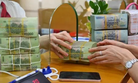 Từ 1/1/2025: Những trường hợp không thể rút tiền tại quầy ngân hàng