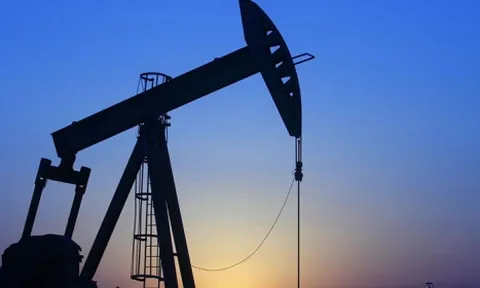 Giá dầu dự báo tăng nhẹ trong năm 2023